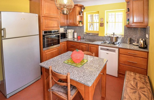 La Garde House | Lovely home in La Garde with kitchen