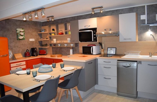 Brelevenez House | Lovely home in Lannion with WiFi