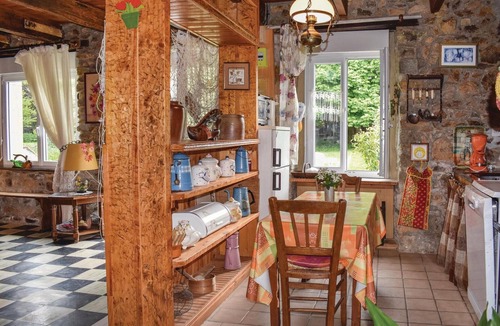 Le Faouet House | Lovely home in Le Faouet with kitchen