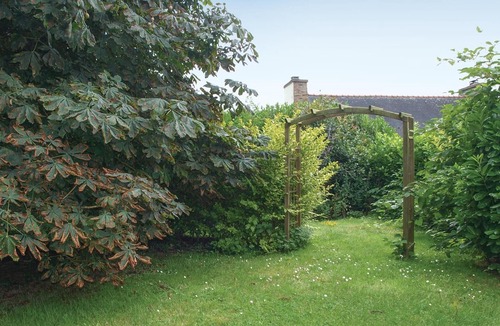 Le Faouet House | Lovely home in Le Faouet with kitchen