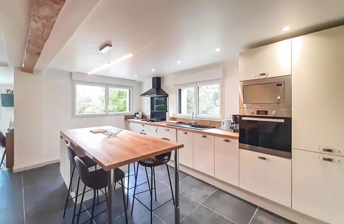 Ledinghem House | Lovely home in Ledinghem with kitchen