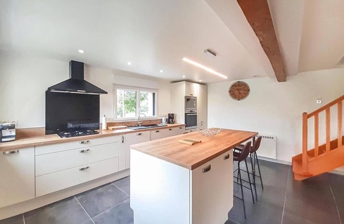 Ledinghem House | Lovely home in Ledinghem with kitchen