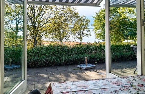 Hjarbæk House | Lovely home in Løgstrup with house sea view