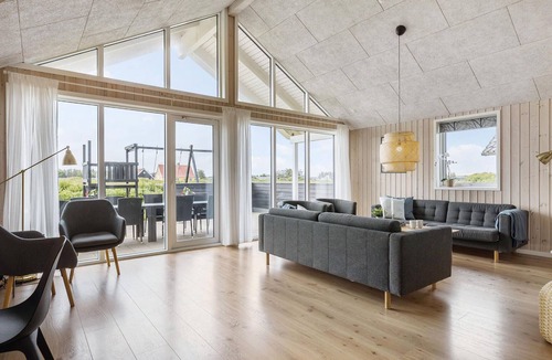 Nr. Lyngby Strand House | Lovely home in Løkken with sauna