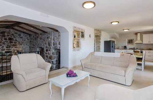 Ljuta House | Lovely home in Lovorno
