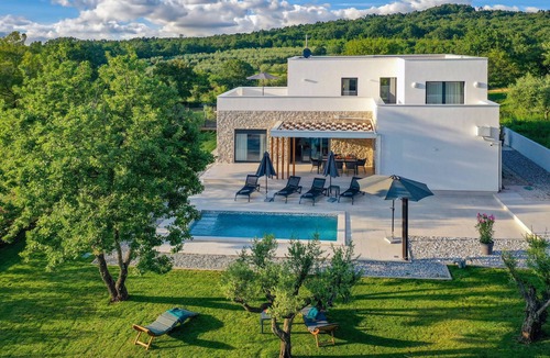 Marasi House | Lovely home in Marasi