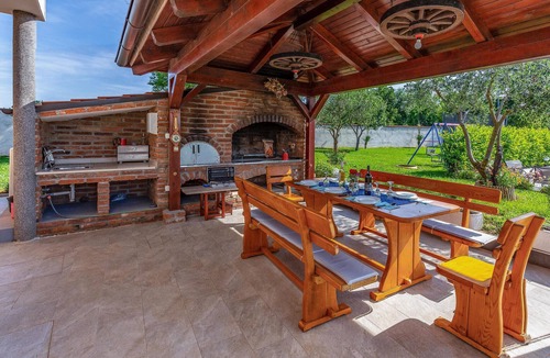 Loborika House | Lovely home in Marcana