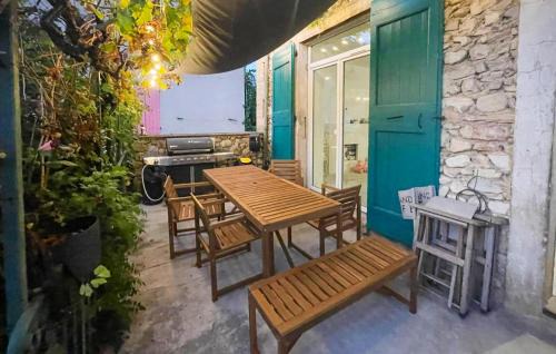 Menglon House | Lovely Home In Menglon With Kitchen