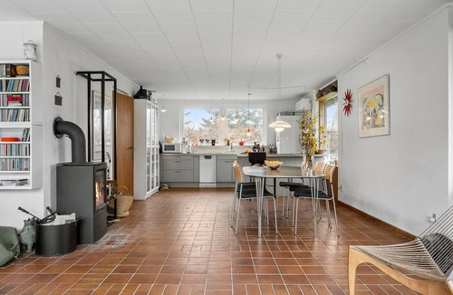 Mern House | Lovely home in Mern with WiFi