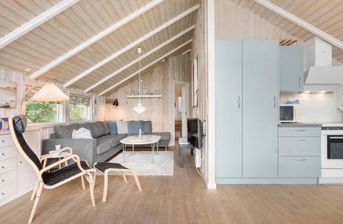 Vejlby Fed House | Lovely home in Middelfart with kitchen