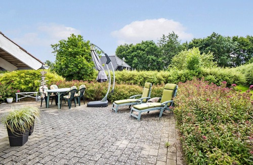 Vejlby Fed House | Lovely home in Middelfart with kitchen