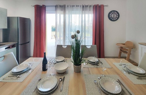Salleles-d'Aude House | Lovely home in Mirepeisset with swimming pool