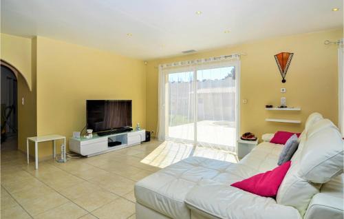 Mornas House | Lovely Home In Mornas