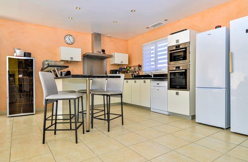 Mornas House | Lovely home in Mornas