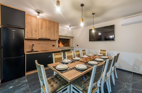 Murvica House | Lovely home in Murvica with private swimming pool, can be inside or outside