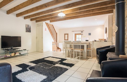 Nanclars House | Lovely home in Nanclars with kitchen