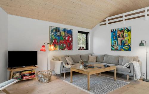 Spidsegard House | Lovely Home In Nexø With Wifi