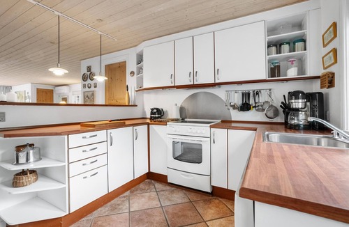 Bedegaard House | Lovely home in Nexø with WiFi