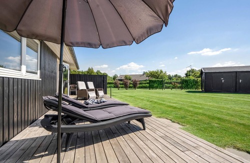 Nordborg House | Lovely home in Nordborg with kitchen