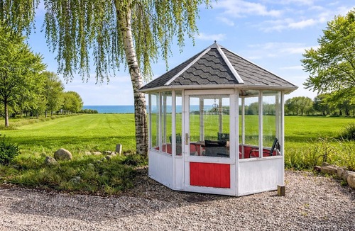 Nordborg House | Lovely home in Nordborg with house sea view