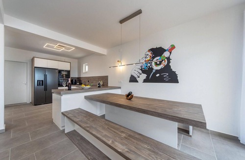 Caska House | Lovely home in Novalja with WiFi