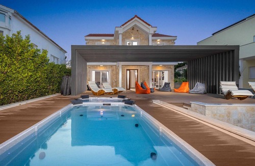 Caska House | Lovely home in Novalja with WiFi