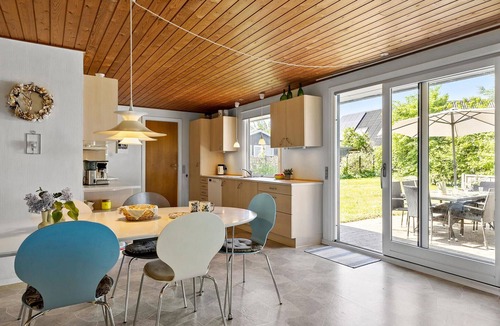 Saksild Strand House | Lovely home in Odder with WiFi