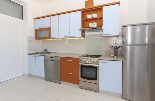 Okrug Donji House | Lovely home in Okrug Donji