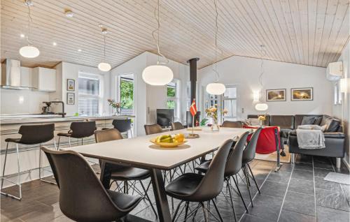 Jegum House | Lovely Home In Oksbøl With Sauna