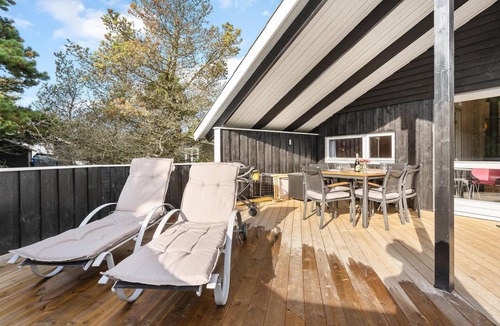 Grærup Strand House | Lovely home in Oksbøl with sauna