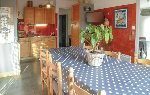 Olonne-sur-Mer House | Lovely Home In Olonne Sur Mer With Wifi