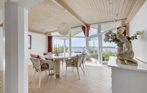 Olsted House | Lovely Home In Ølsted With Kitchen