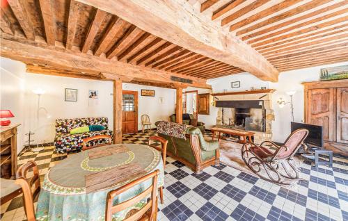 Oye House | Lovely Home In Oyé With Kitchen