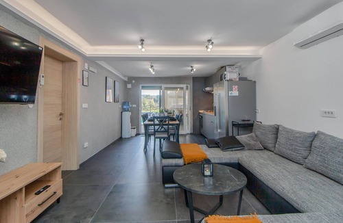 Presika House | Lovely home in Plaski with sauna