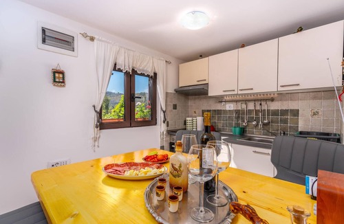 Prezid House | Lovely home in Prezid with WiFi