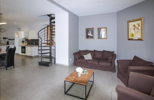 Privas House | Lovely home in Privas with sauna