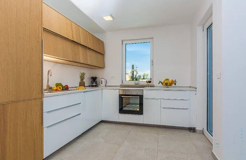 Privlaka House | Lovely home in Privlaka with sauna