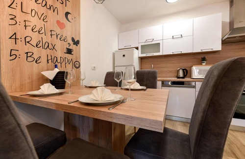 Oklaj House | Lovely home in Puljane with kitchen