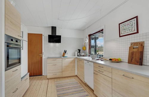 Frederikshab House | Lovely home in Randbøl with kitchen