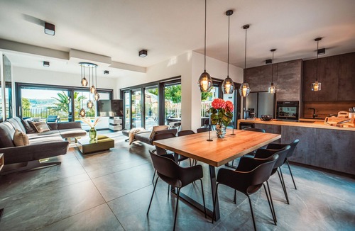 Rtina House | Lovely home in Razanac