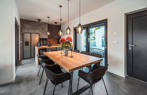 Rtina House | Lovely home in Razanac