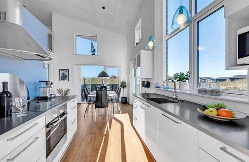 Sondervig House | Lovely home in Ringkøbing with WiFi