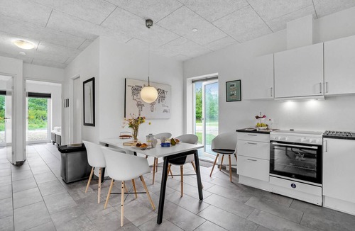 Ringkobing House | Lovely home in Ringkøbing with kitchen