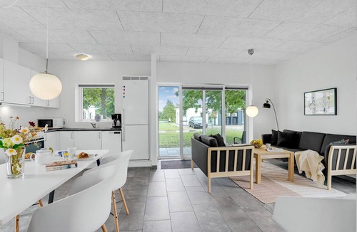 Ringkobing House | Lovely home in Ringkøbing with kitchen