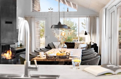 Sondervig House | Lovely home in Ringkøbing with kitchen