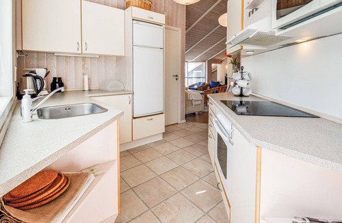 Kramnitse House | Lovely home in Rødby with kitchen