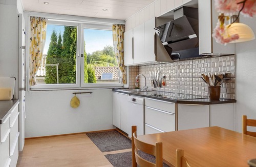 Diernæs House | Lovely home in Rødekro with kitchen