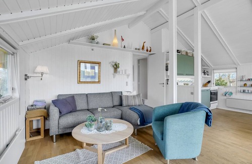 Floutrup House | Lovely home in Roslev with kitchen