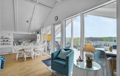 Floutrup House | Lovely Home In Roslev With Kitchen