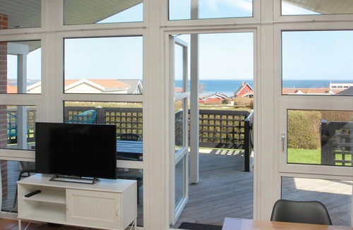Grønninghoved Strand House | Lovely home in Sjølund with sauna